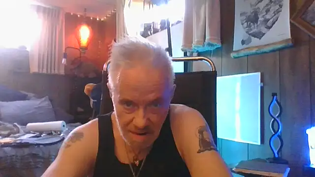 Snapshot of Makowboy chatting on 02/19/26, 06:26 Makowboy online show from 02/19/26, 06:26