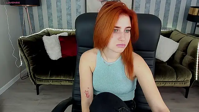 EmilyFoxxi online show from 12/06/24, 10:27