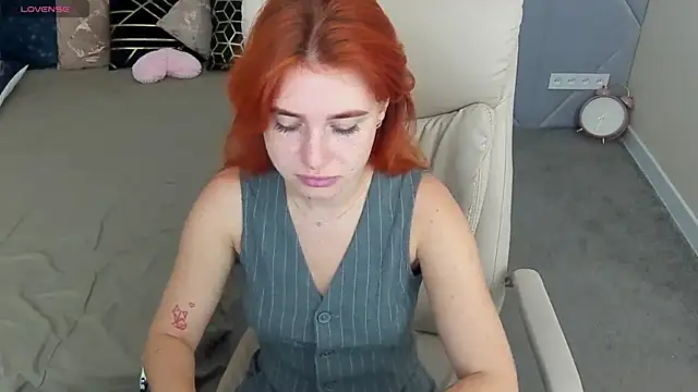 EmilyFoxxi online show from 09/12/25, 06:13