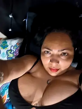 Snapshot of NIKOLE1301 chatting on 12/15/25, 11:20 NIKOLE1301 online show from 12/15/25, 11:20