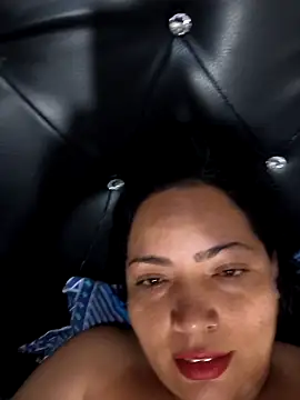 Snapshot of NIKOLE1301 chatting on 12/16/25, 09:53 NIKOLE1301 online show from 12/16/25, 09:53