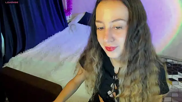 CurlySteph online show from 12/13/24, 10:08