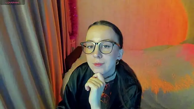 Snapshot of CurlySteph chatting on 11/07/25, 05:57 CurlySteph online show from 11/07/25, 05:57