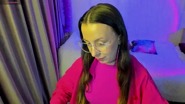 Snapshot of CurlySteph chatting on 11/09/25, 03:54 CurlySteph online show from 11/09/25, 03:54