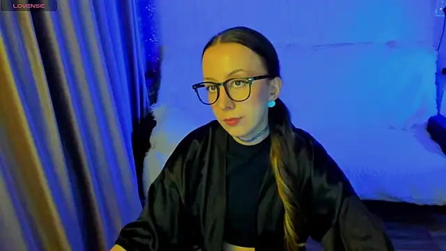 Snapshot of CurlySteph chatting on 11/28/25, 05:26 CurlySteph online show from 11/28/25, 05:26