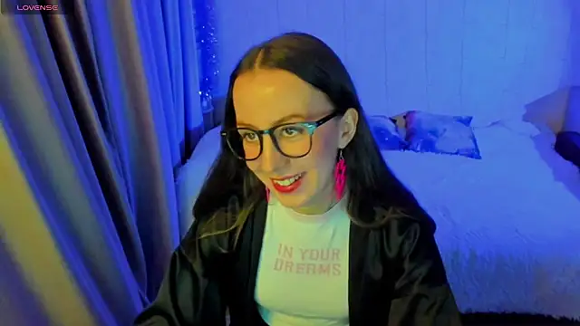 Snapshot of CurlySteph chatting on 11/30/25, 10:25 CurlySteph online show from 11/30/25, 10:25