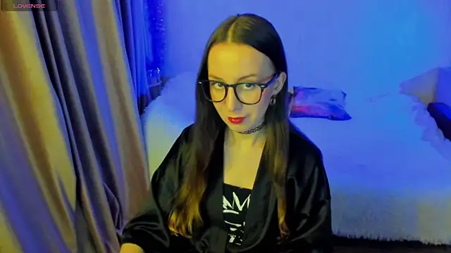 Snapshot of CurlySteph chatting on 12/04/25, 08:28 CurlySteph online show from 12/04/25, 08:28