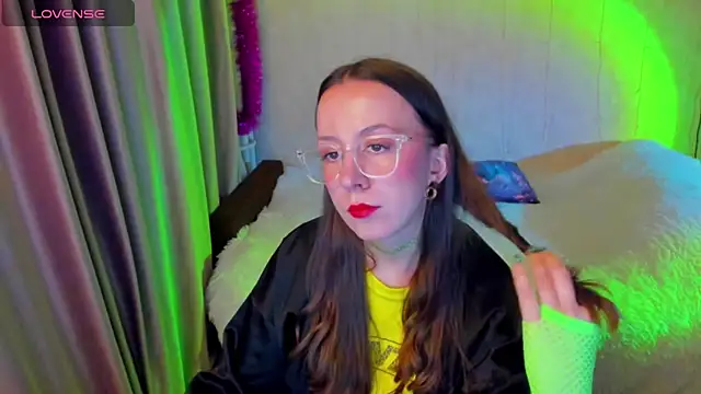 Snapshot of CurlySteph chatting on 12/14/25, 05:29 CurlySteph online show from 12/14/25, 05:29