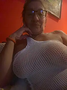camelia3 online show from 12/30/24, 02:31