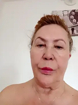 Hottie-Mom online show from 04/15/26, 06:31