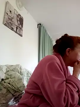 Hottie-Mom online show from 05/20/26, 07:47