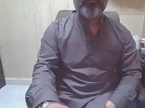 hairymaster95 online show from 11/22/25, 04:11