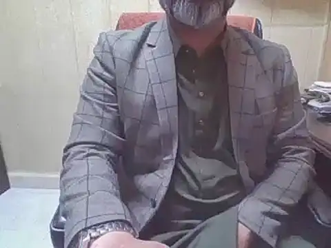 hairymaster95 online show from 11/28/25, 04:04