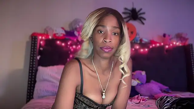 Snapshot of Cum2Charm chatting on 11/02/25, 07:33 Cum2Charm online show from 11/02/25, 07:33