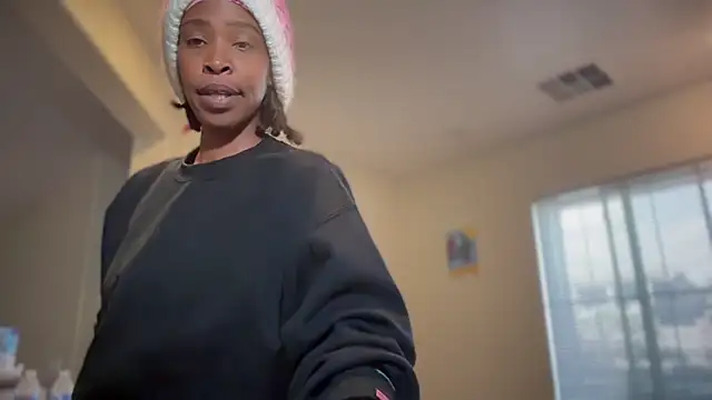 Snapshot of Cum2Charm chatting on 11/20/25, 07:13 Cum2Charm online show from 11/20/25, 07:13