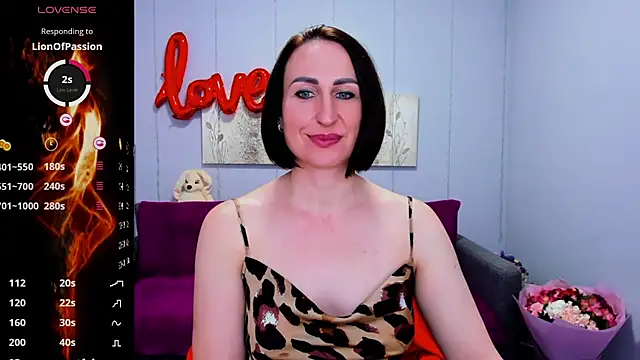 Nia Smithh online show from 02/14/25, 01:51