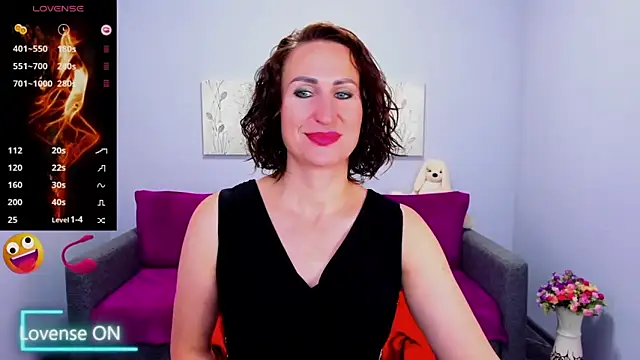 Snapshot of Nia_Smithh chatting on 09/27/25, 05:34 Nia Smithh online show from 09/27/25, 05:34