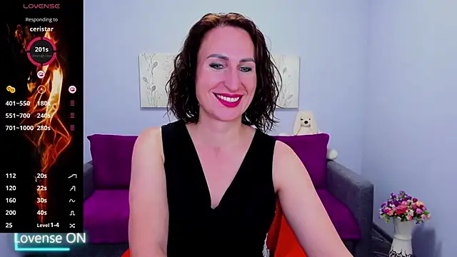 Snapshot of Nia_Smithh chatting on 10/14/25, 12:50 Nia Smithh online show from 10/14/25, 12:50