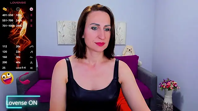 Snapshot of Nia_Smithh chatting on 10/23/25, 12:15 Nia Smithh online show from 10/23/25, 12:15