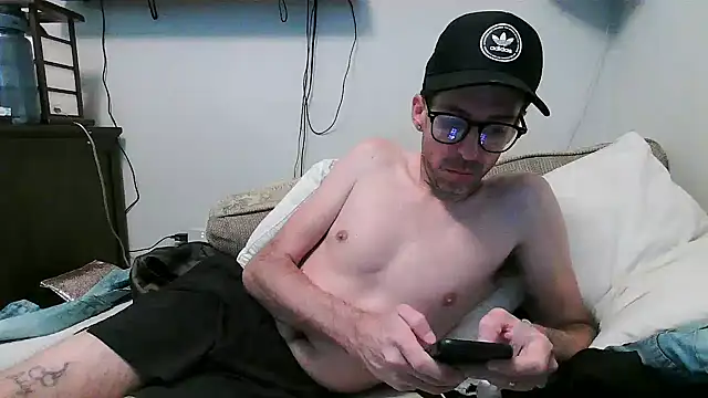 Snapshot of smokenstrokex chatting on 09/25/25, 06:33 smokenstrokex online show from 09/25/25, 06:33