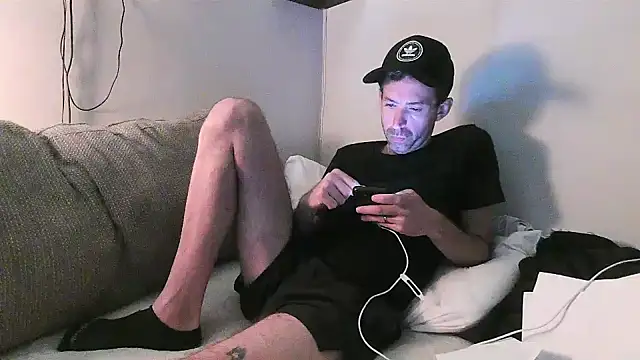 Snapshot of smokenstrokex chatting on 09/26/25, 05:06 smokenstrokex online show from 09/26/25, 05:06