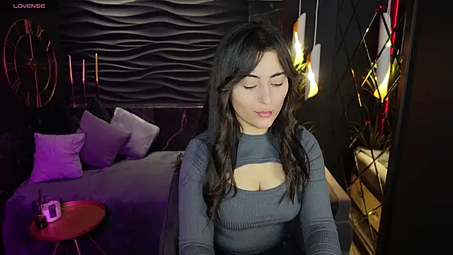 KylieMellow online show from 12/28/24, 05:44