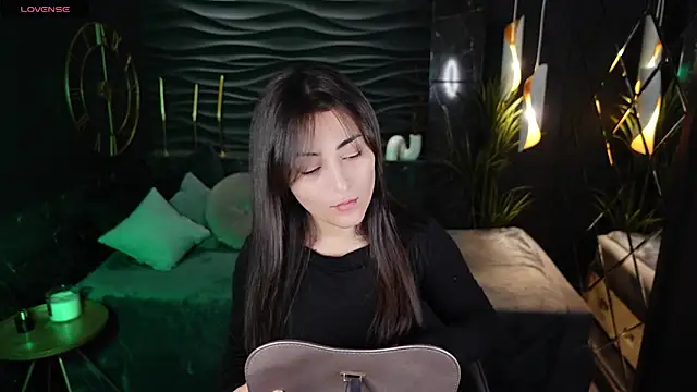 KylieMellow online show from 01/04/25, 05:37
