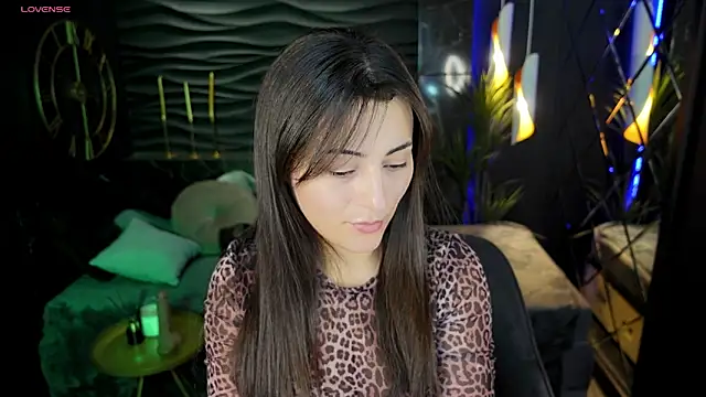 KylieMellow online show from 01/05/25, 12:21
