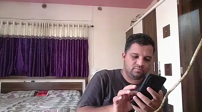 dhruv love online show from 02/17/25, 08:41