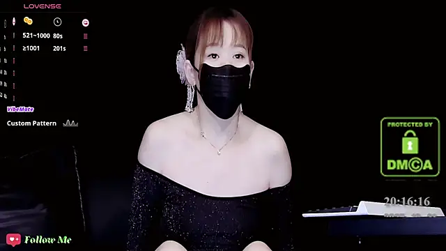 Snapshot of melia_Z chatting on 10/21/25, 12:17 melia Z online show from 10/21/25, 12:17