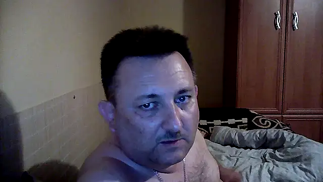 Snapshot of Novy73 chatting on 09/15/25, 10:10 Novy73 online show from 09/15/25, 10:10