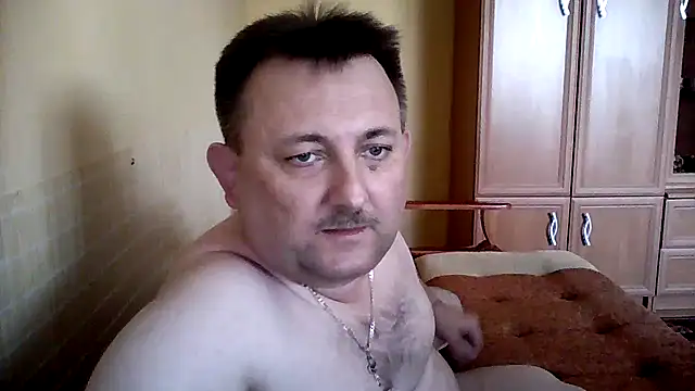 Snapshot of Novy73 chatting on 10/19/25, 01:56 Novy73 online show from 10/19/25, 01:56