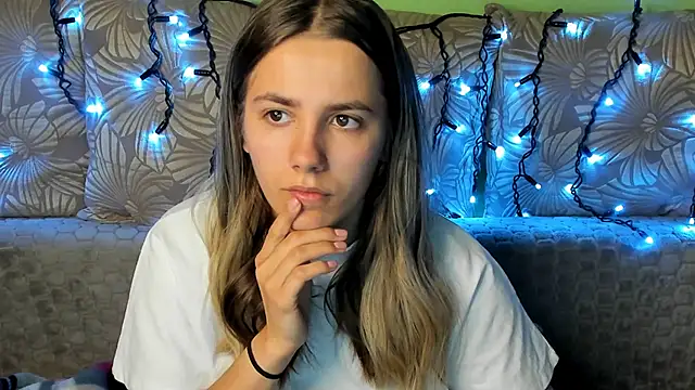 MaggieCake online show from 11/09/25, 04:33