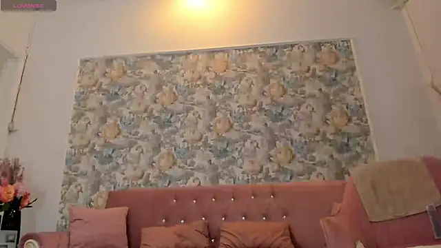 Snapshot of realhotfallingdevil chatting on 10/07/25, 12:02 realhotfallingdevil online show from 10/07/25, 12:02