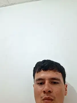 Snapshot of Andres1052 chatting on 02/12/26, 09:21 Andres1052 online show from 02/12/26, 09:21