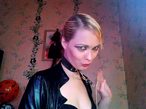 Snapshot of WildMissNiks chatting on 10/30/25, 08:49 WildMissNiks online show from 10/30/25, 08:49