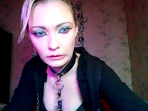Snapshot of WildMissNiks chatting on 11/21/25, 09:19 WildMissNiks online show from 11/21/25, 09:19