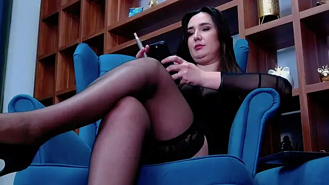 Snapshot of Mistress_Audrey chatting on 10/25/25, 05:59 Mistress Audrey online show from 10/25/25, 05:59