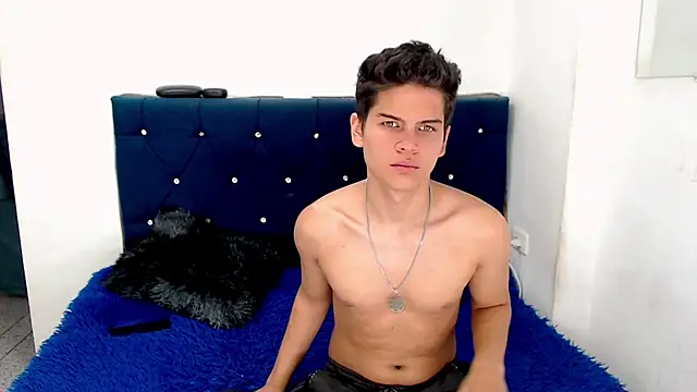 javieryalejandro online show from 01/04/25, 09:41