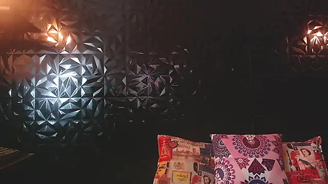 PINK  LOLA1 online show from 12/05/25, 12:30