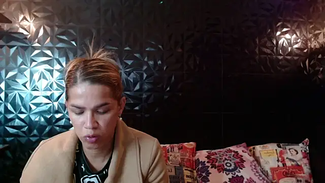 PINK  LOLA1 online show from 06/11/26, 12:32