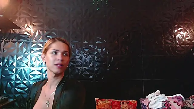 PINK  LOLA1 online show from 06/12/26, 10:30