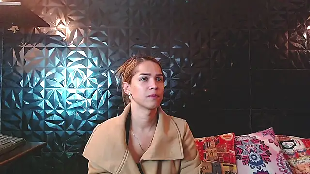 PINK  LOLA1 online show from 06/20/26, 11:18
