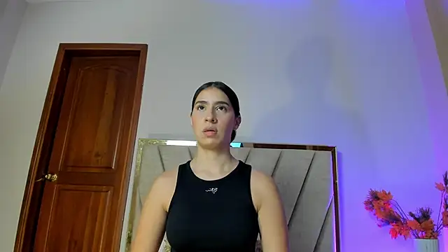 Snapshot of Christy_Sea chatting on 11/06/25, 06:20 Christy Sea online show from 11/06/25, 06:20