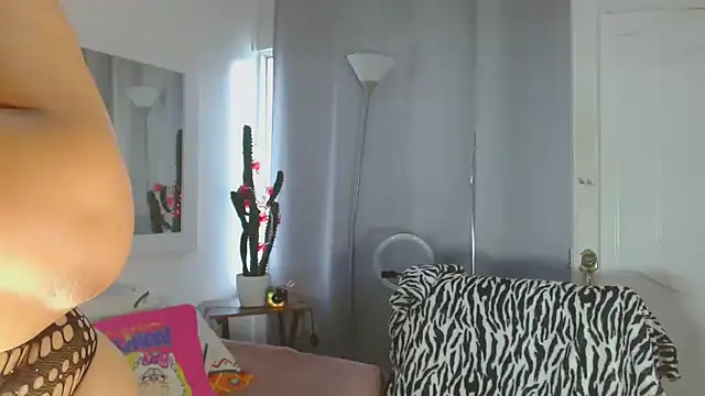 Selenna01 online show from 02/25/25, 01:39