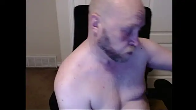 Snapshot of daveletsplay chatting on 12/27/24, 03:48 daveletsplay online show from 12/27/24, 03:48