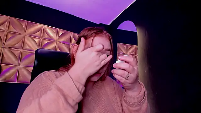 Snapshot of hannamartinn chatting on 09/30/25, 03:28 hannamartinn online show from 09/30/25, 03:28