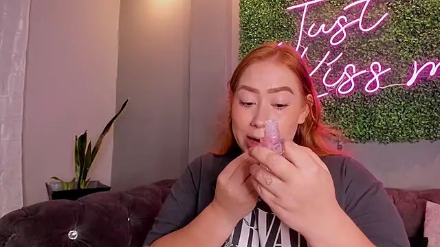 Snapshot of hannamartinn chatting on 10/08/25, 03:31 hannamartinn online show from 10/08/25, 03:31