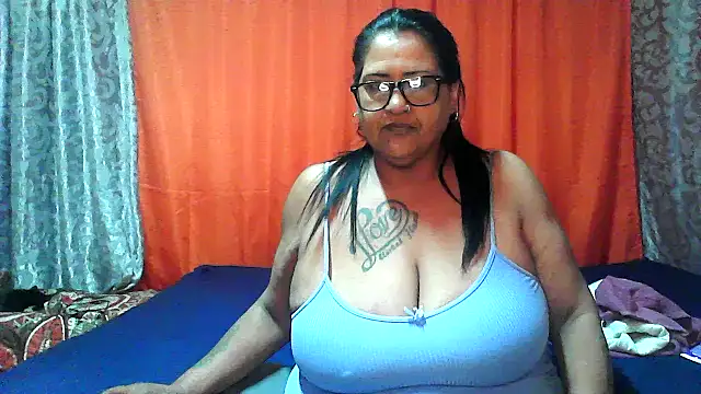 Snapshot of boobynatz chatting on 09/22/25, 09:55 boobynatz online show from 09/22/25, 09:55