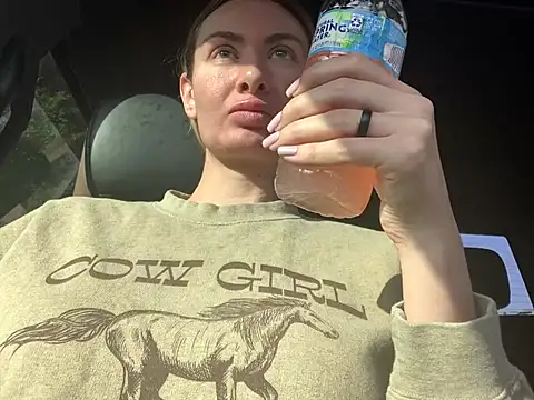 Alyssa rhoades online show from 07/21/26, 01:35